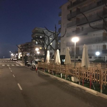 Carrer de Victòria dels Àngels, 11 La Pineda Exterior foto