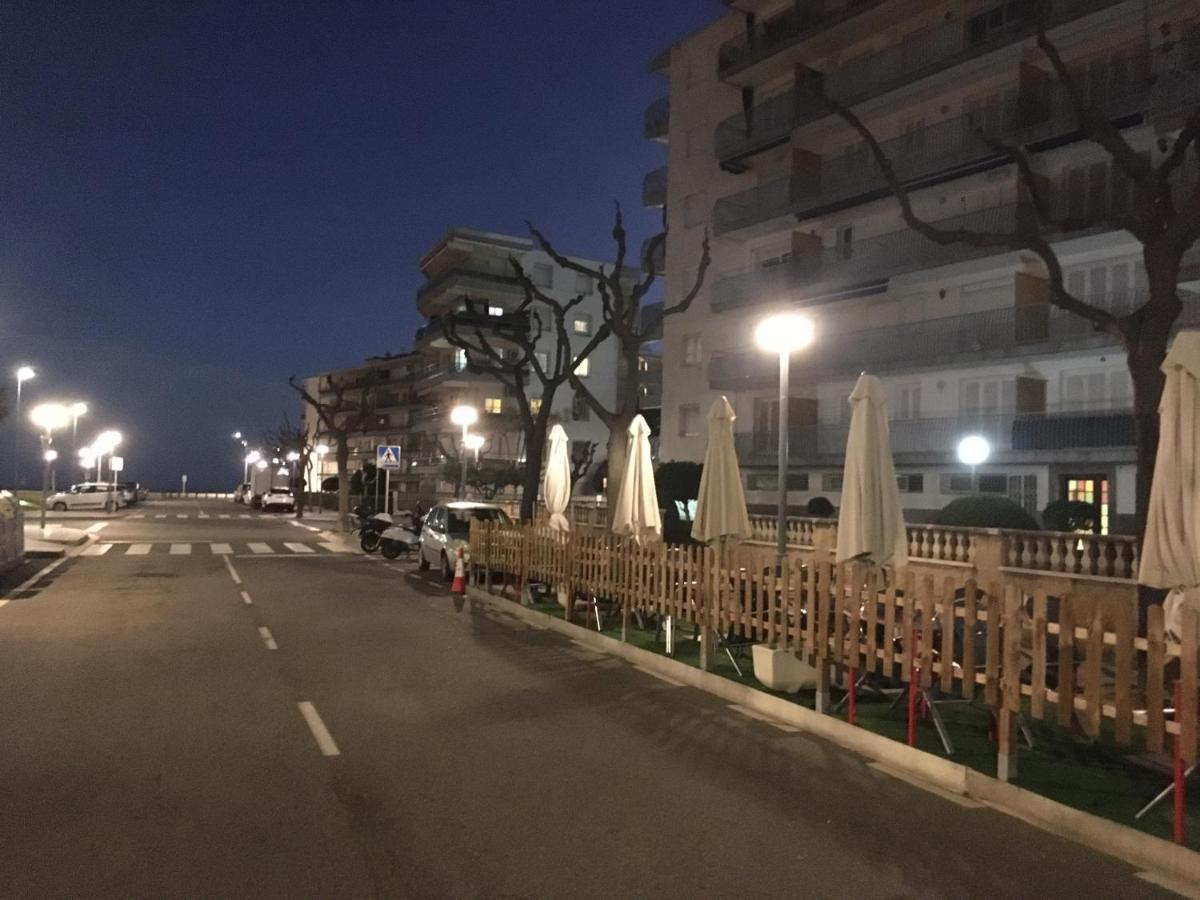 Carrer de Victòria dels Àngels, 11 La Pineda Exterior foto